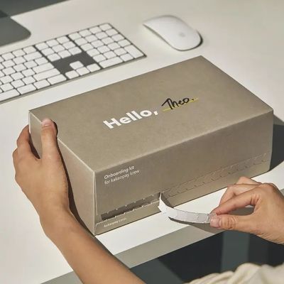 На заказ коробки для почтовых отправлений из гофрированного картона с открывающей печатью с легкоразрывной полосой