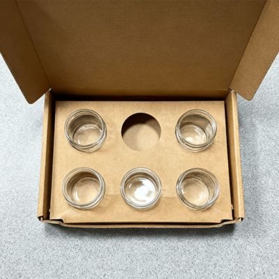 Подарочная коробка из гофрокартона Kraft на 6 банок для свечей с ароматом по 2 унции, с золотым тиснением и матовой ламинацией