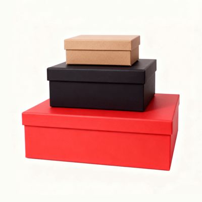 Набор подарочных коробок премиум-класса с оранжевой крышкой и плоским дном в разобранном виде с бумажным пакетом. Особенности: матовое ламинирование, тиснение, печать золотой фольгой.