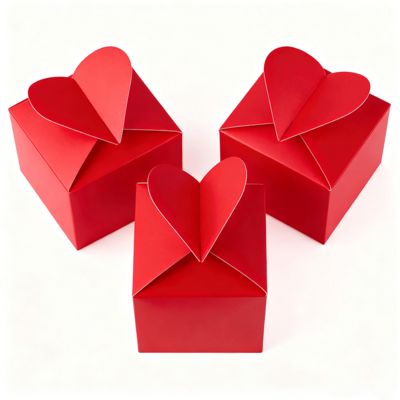 Раскройте очарование любви: наша эксклюзивная коробка для карточек в форме сердца. Глянцевая матовая ламинация, губчатая подкладка. Каждый особенный момент. Ручка. Свечи.