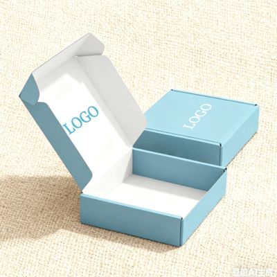 Индивидуальная коробка из гофрированного картона для обуви, одежды, складная, авиационная, для транспортировки и упаковки с глянцевой ламинацией и губчатой подкладкой